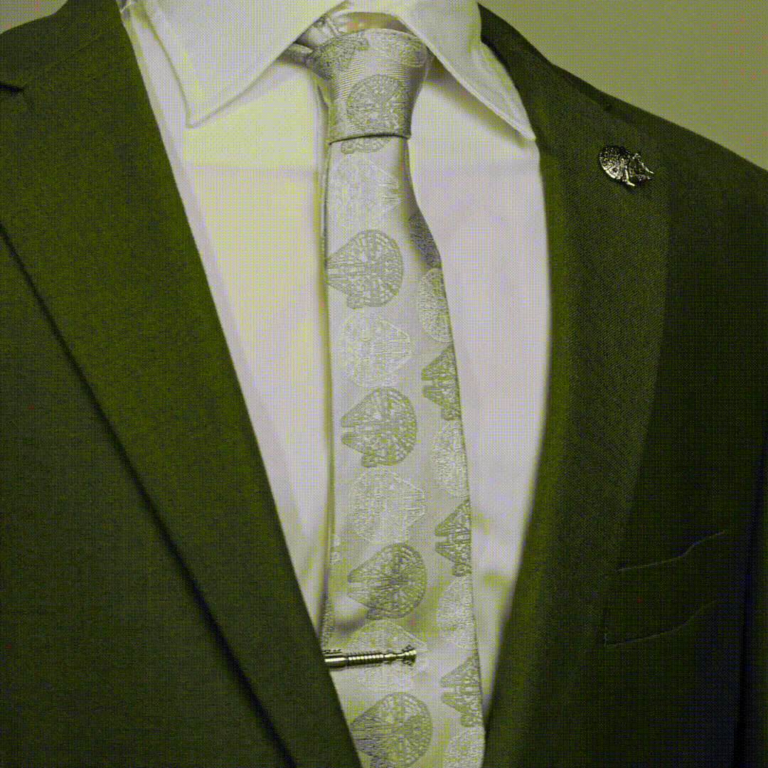 Star Wars Millennium Falcon White and Gray Pattern Silk Tie - Image 8