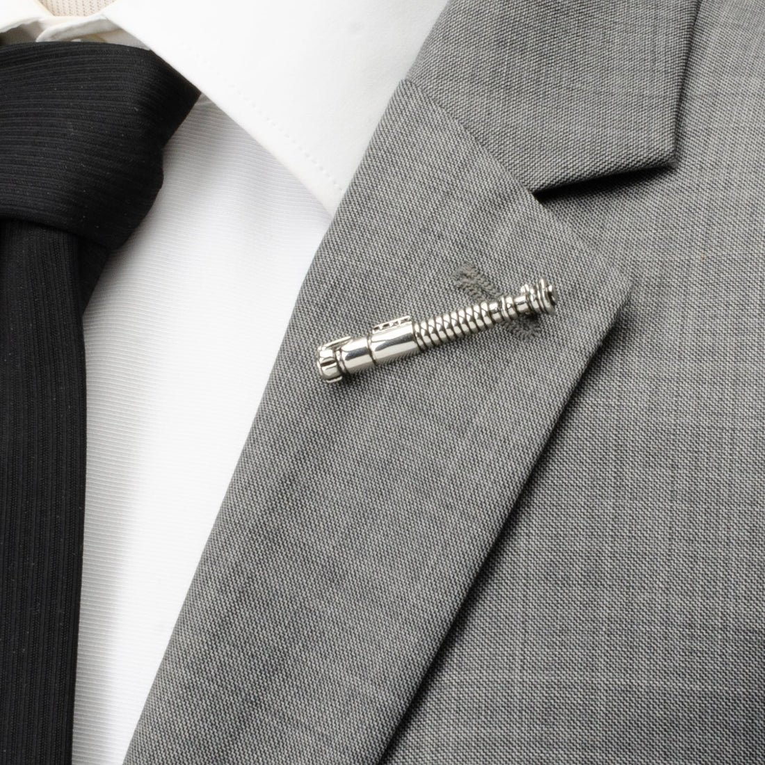 Star Wars Luke Skywalker Lightsaber Lapel Pin - Image 2