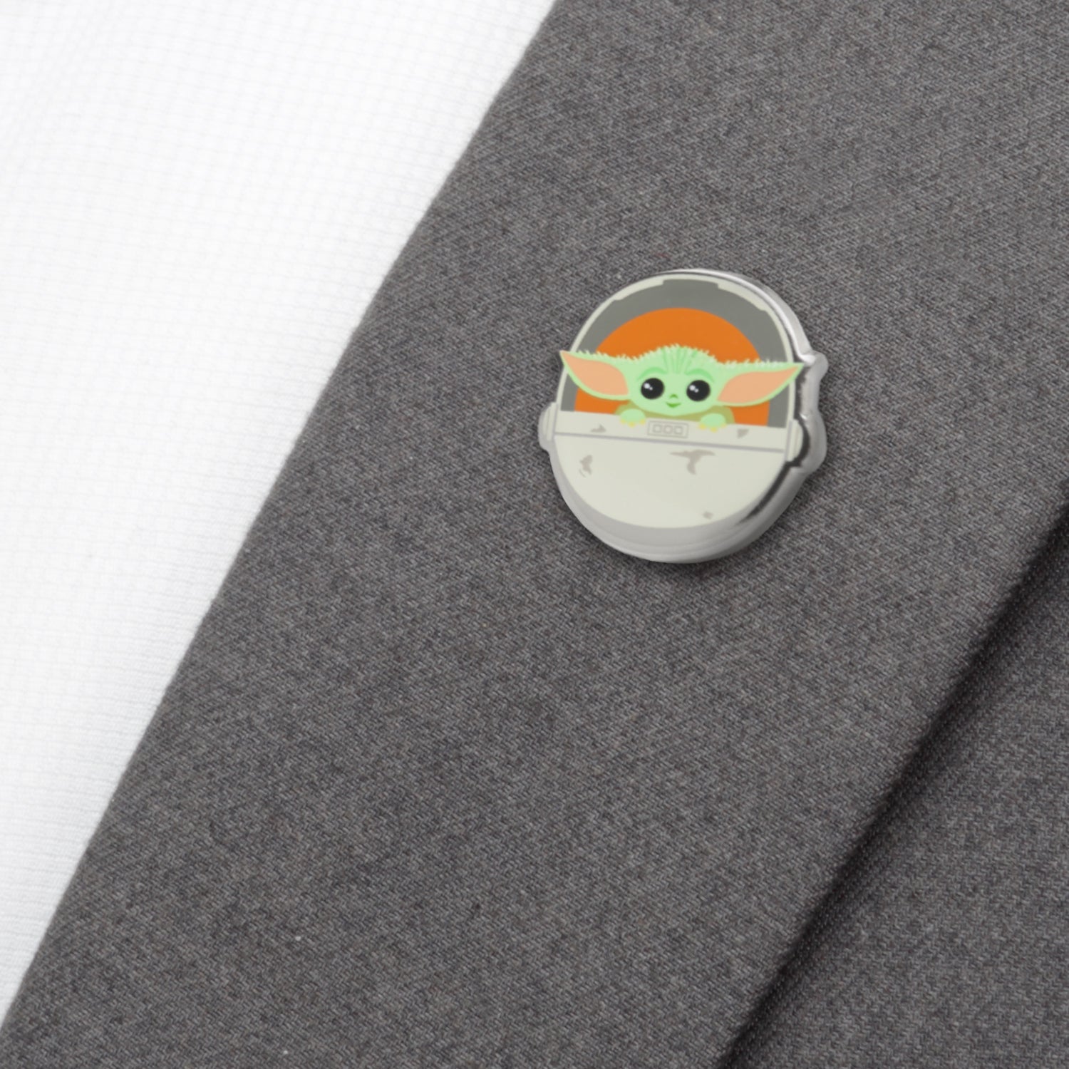 Star Wars Grogu in Hover Pod Lapel Pin for Fans - Image 4