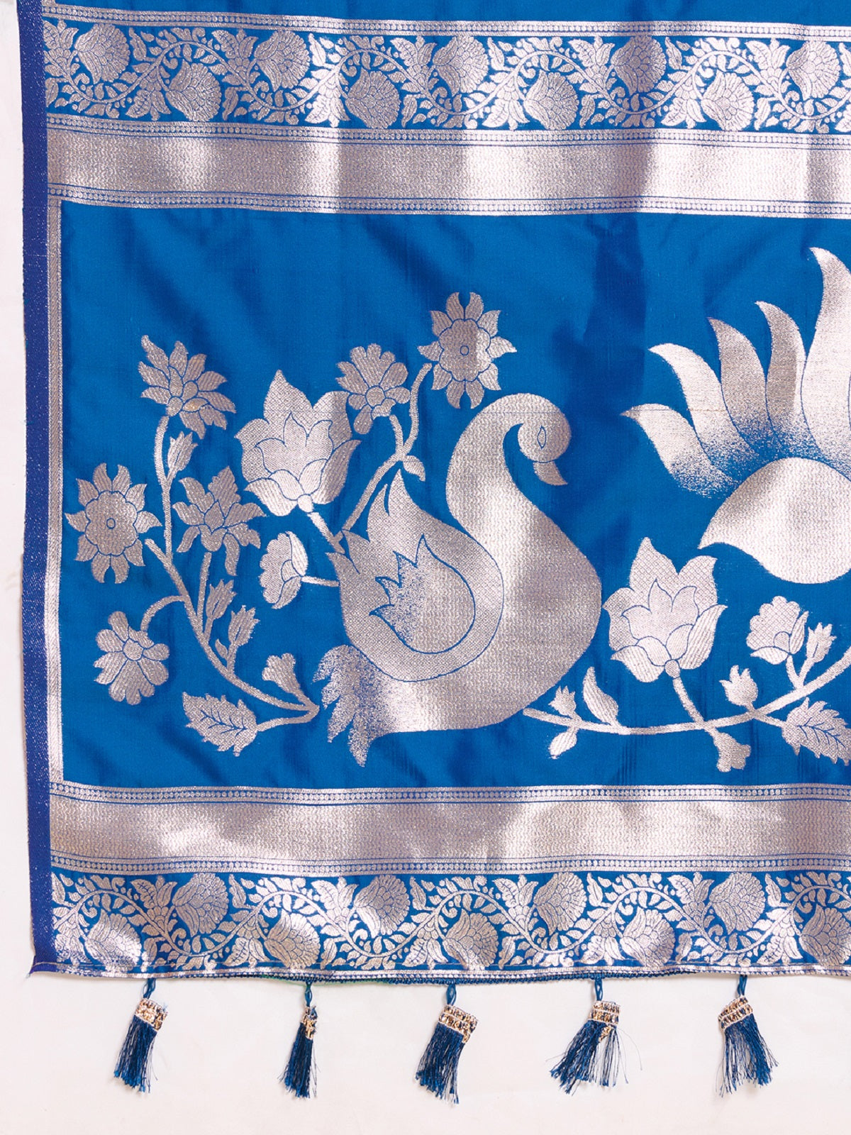 Blue Paithani Silk Wedding Saree With Intricate Jari Weaving
