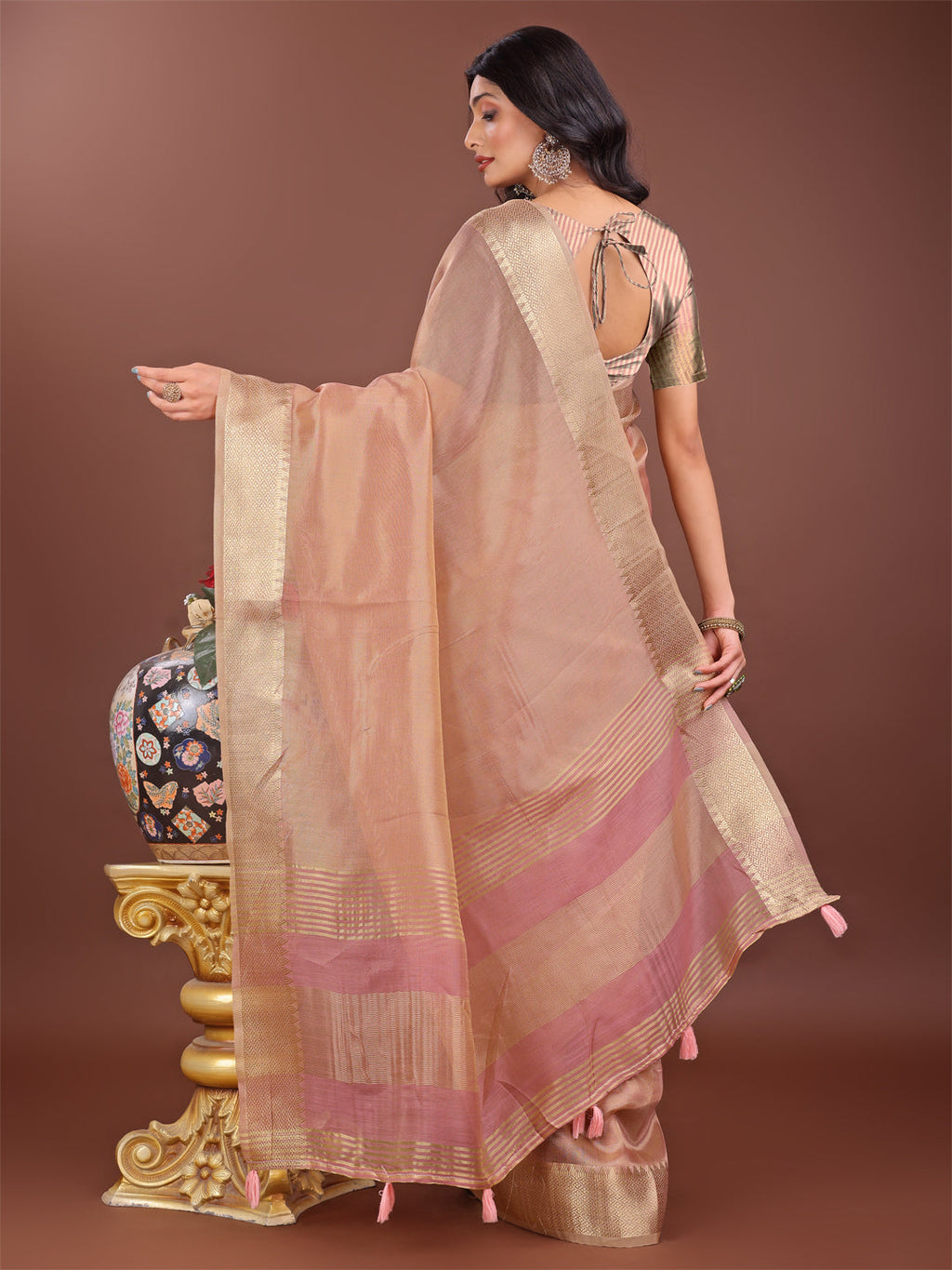 Elegant Peach Linen Saree with Golden Zari Border and Rich Pallu
