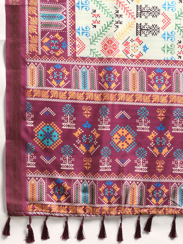 Green Silk Blend Patola Saree with Digital Print