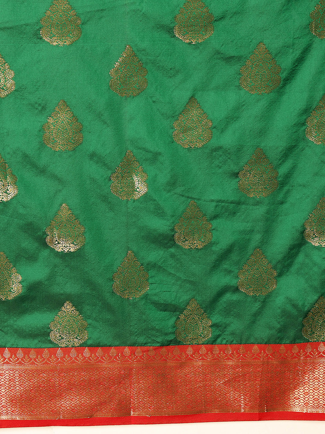 Green Banarasi Silk Saree with Elegant Woven Design