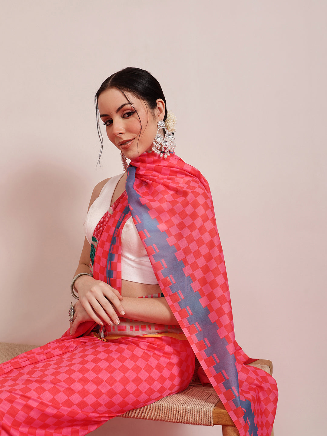 Pink Mul Cotton saree featuring a modern abstract digital print