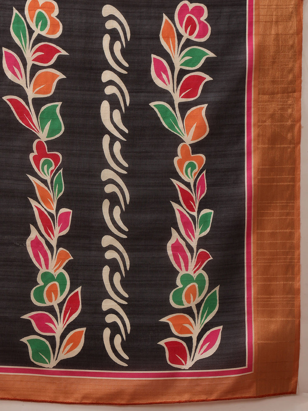 Black Banarasi Silk Blend Floral Digital Printed Saree