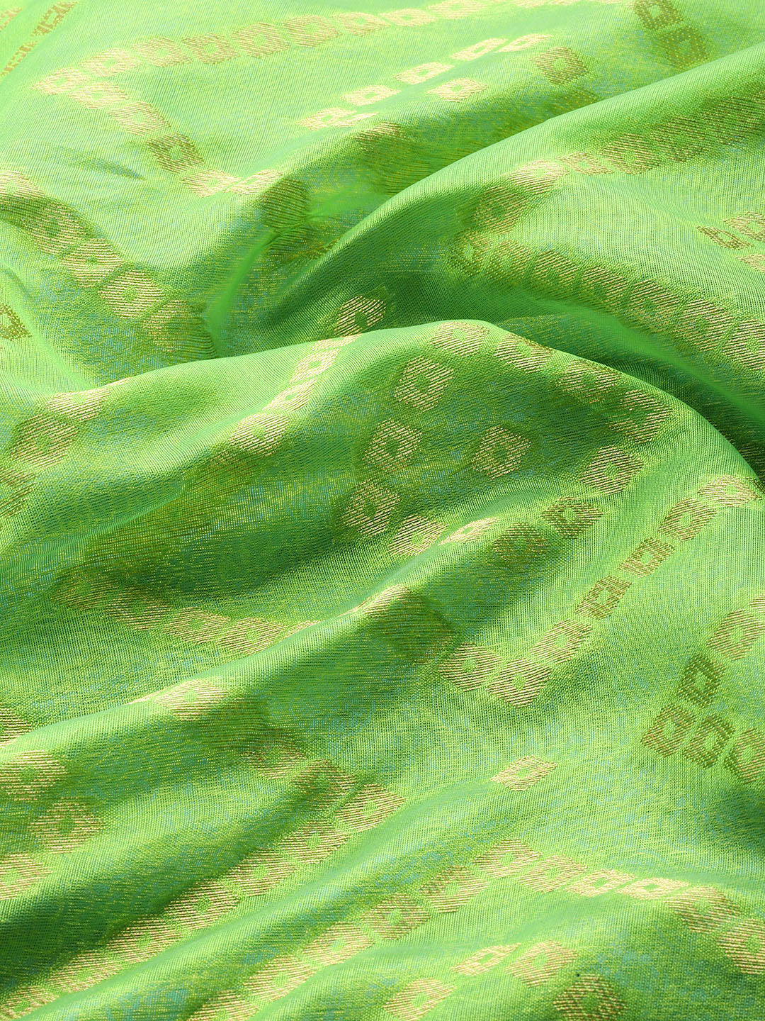 Green Silk Blend Geometric Woven Zari Design Saree