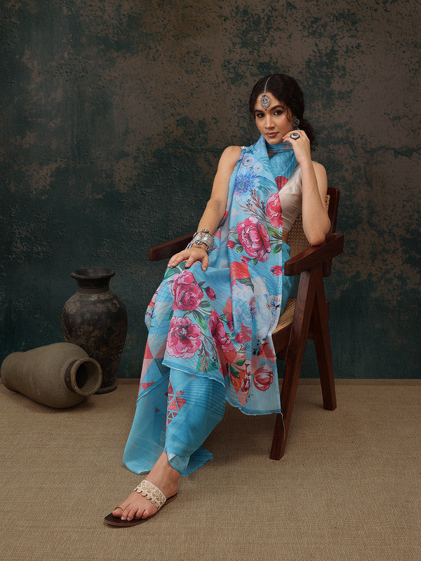 Blue polyester saree featuring modern abstract digital patterns