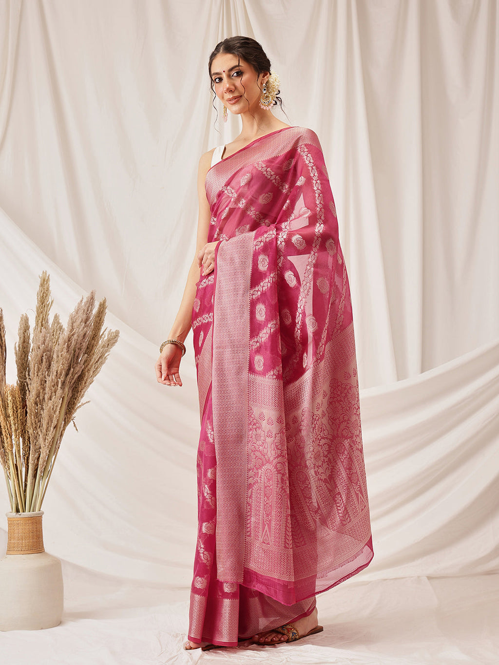 Pink Banarasi Organza Silk saree with Lahariya woven pattern
