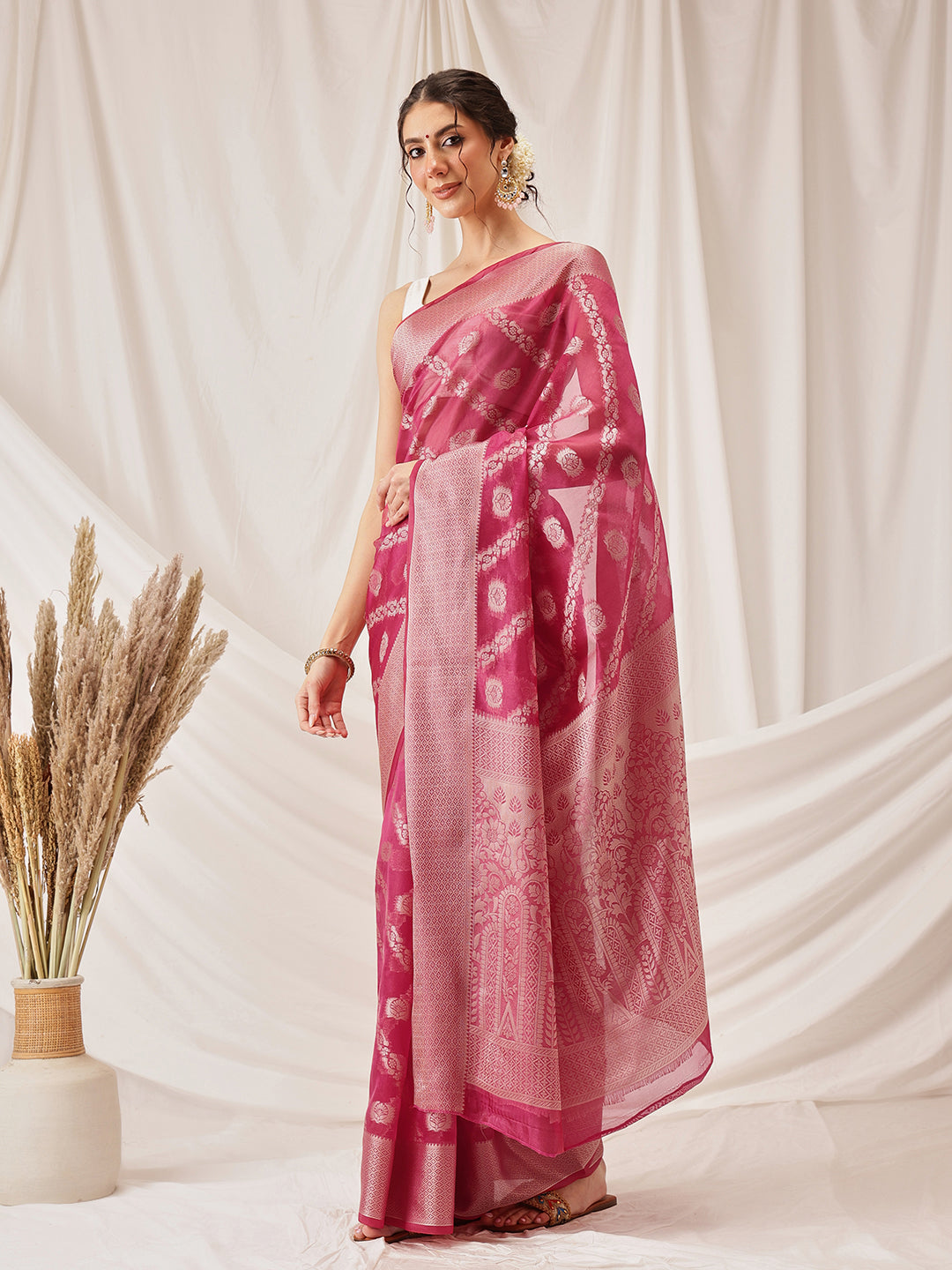 Pink Banarasi Organza Silk saree with Lahariya woven pattern