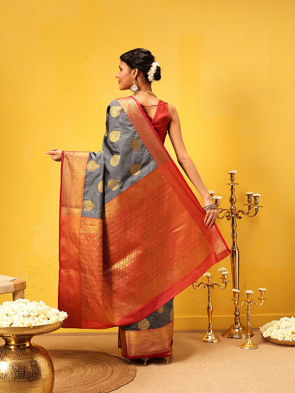 Grey Kanjeevaram Silk Saree with Elegant Woven Design