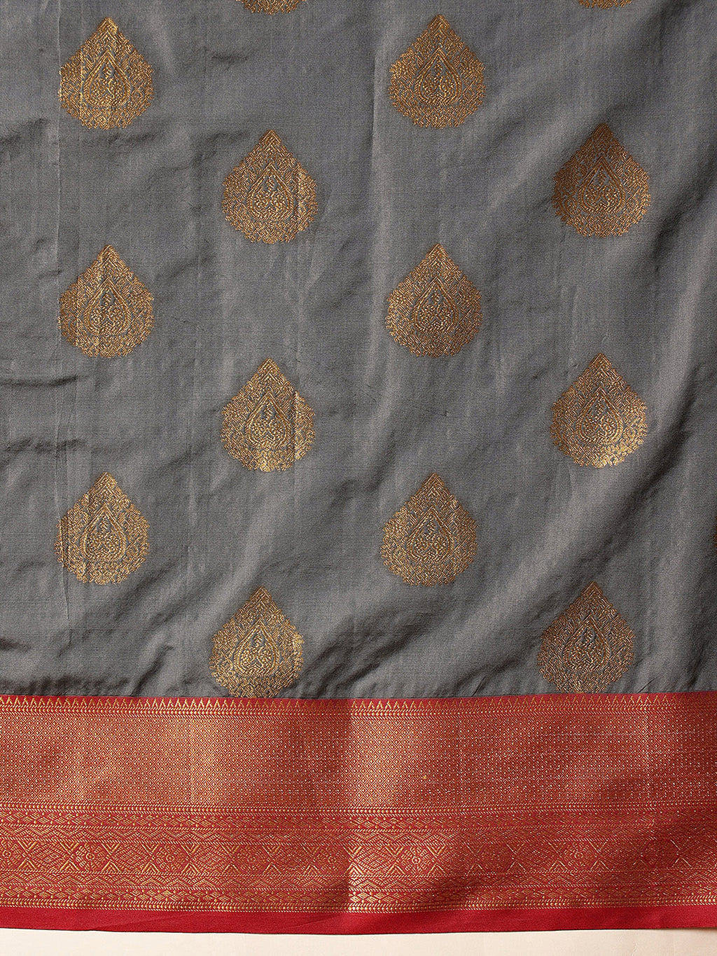 Grey Kanjeevaram Silk Saree with Elegant Woven Design