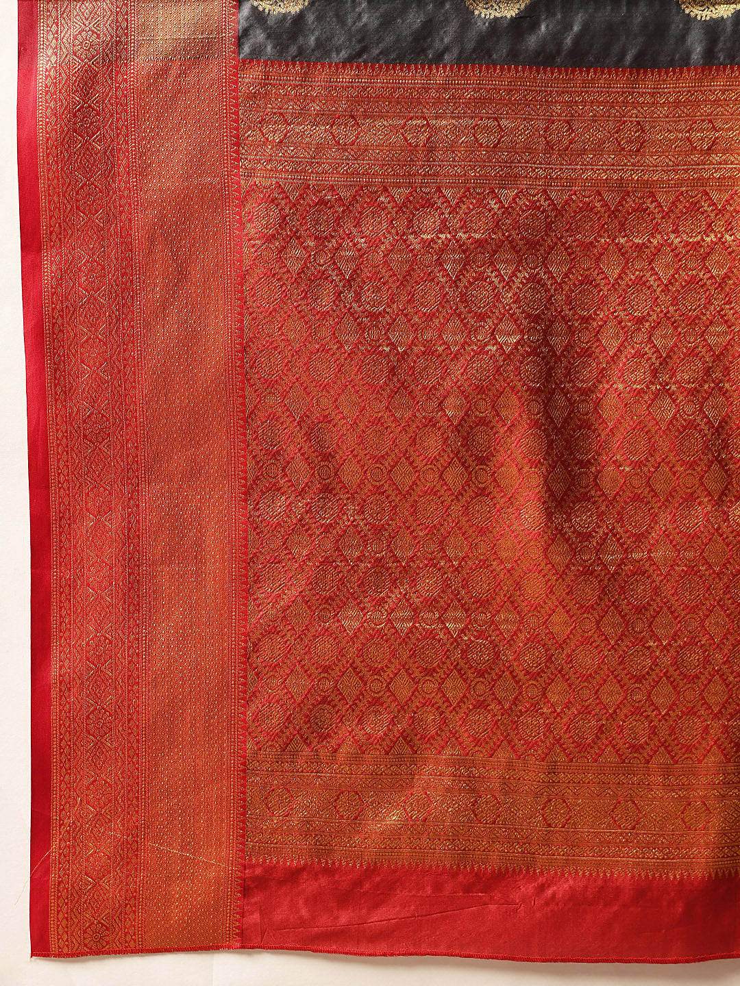 Grey Kanjeevaram Silk Saree with Elegant Woven Design
