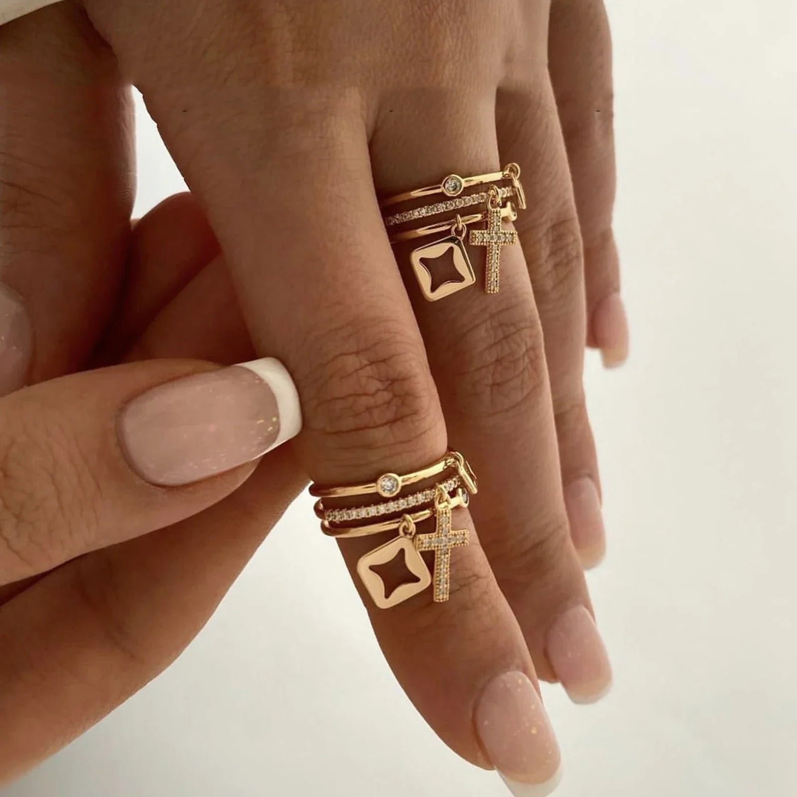 Nwe 18 K Gold Plated Sun Rings for Women Natural Stone Inlaid in Hollow Metal Texture Ring Trendy Jewelry