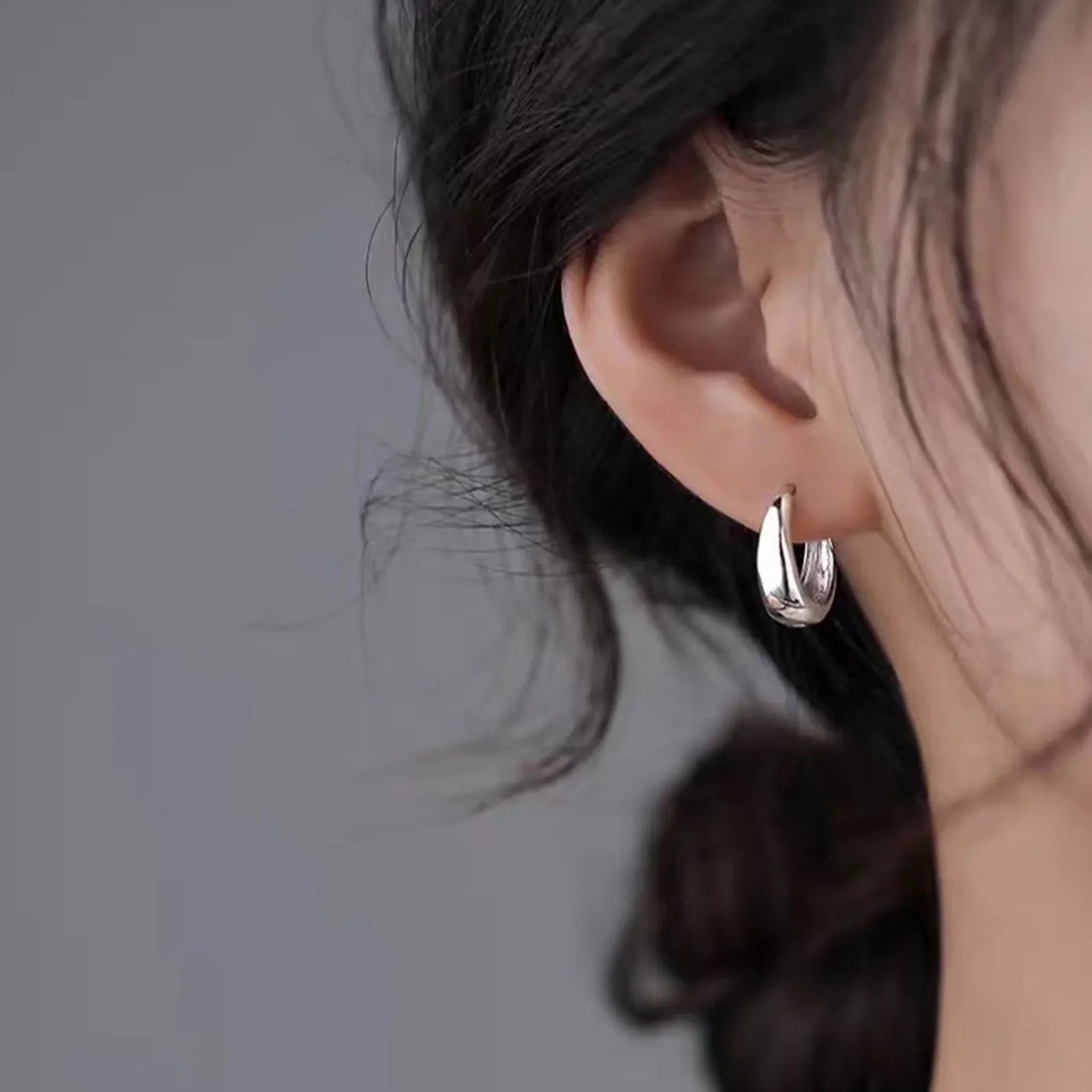 925 sterling silver plain ring earrings, light luxury and high-end earring, elegant and simple earring for women