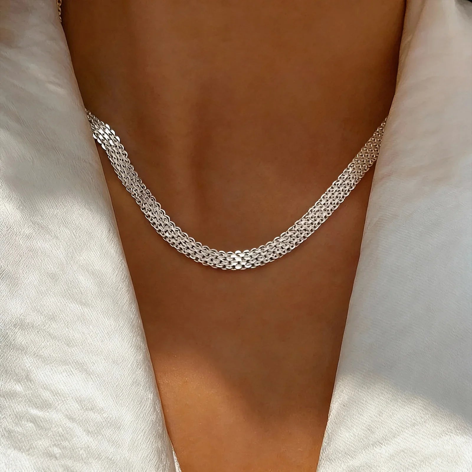 S925Silver European and American simple and unique woven hollow wide necklace ins trend mesh collarbone chain