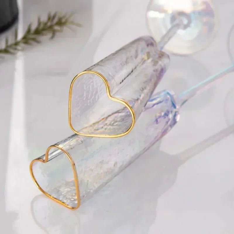 Fashion Golden Rimmed Heart Shaped Glass Goblet Durable Wine Drinking Glass For Home Party Club