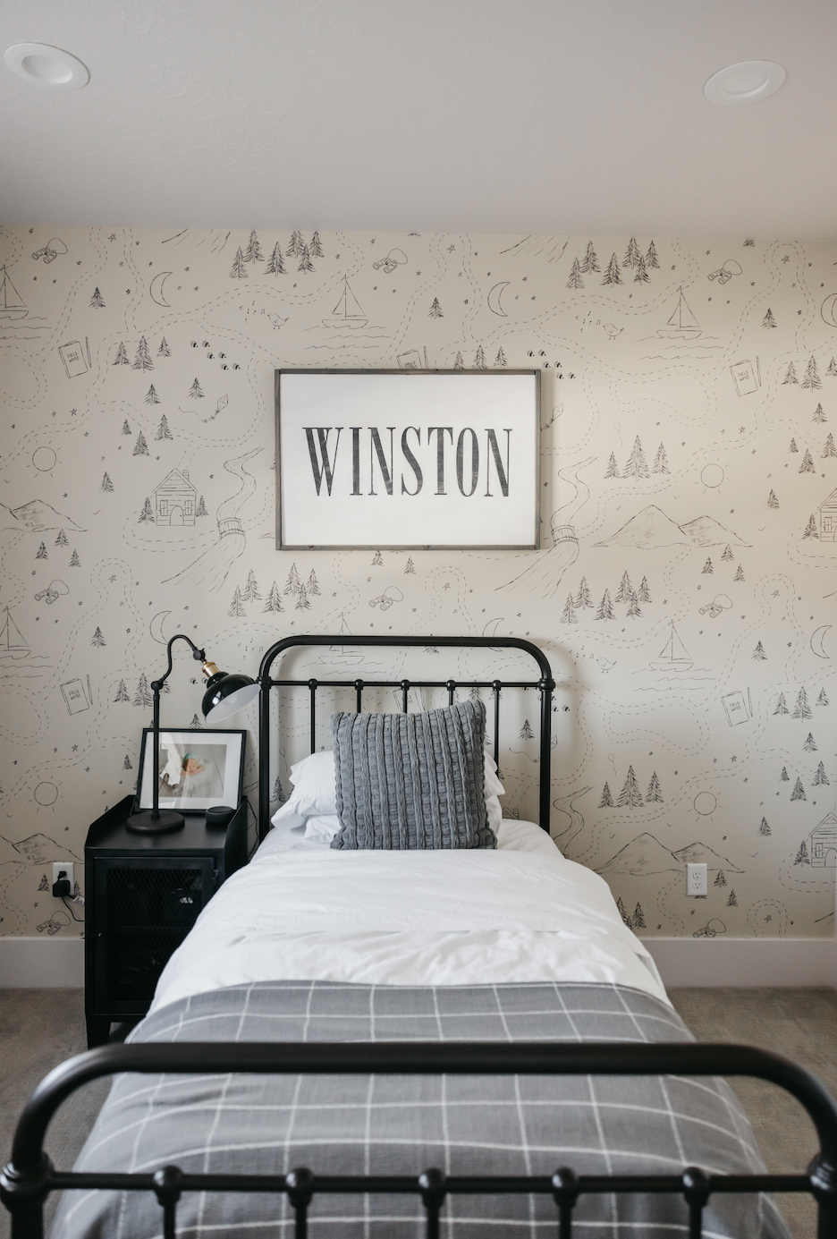 Michael Nature-Inspired Removable Wallpaper in Beige and Olive-Green