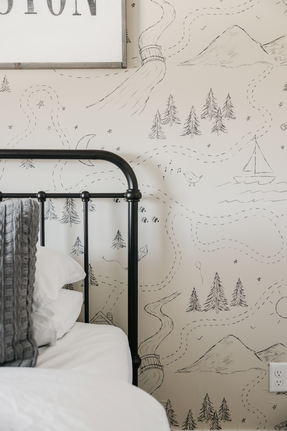 Michael Nature-Inspired Removable Wallpaper in Beige and Olive-Green