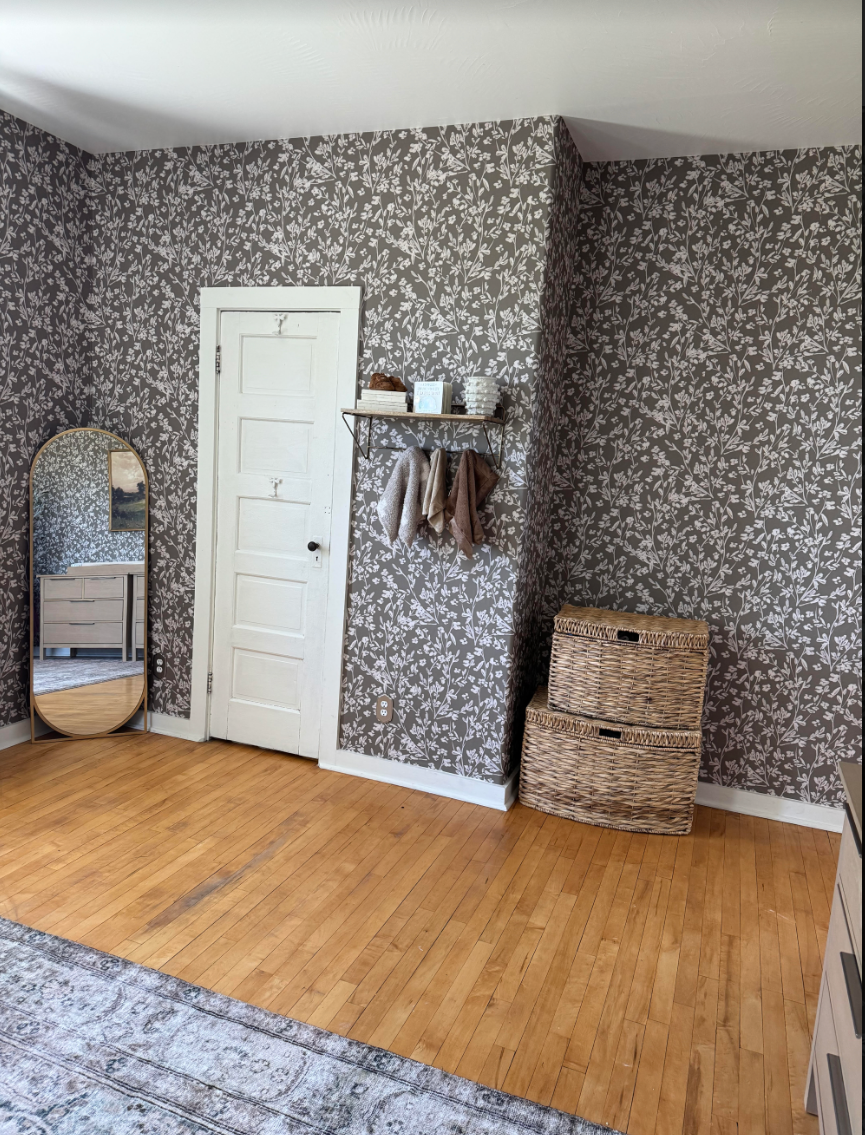 Edith Floral Wallpaper: Modern Farmhouse Taupe Wall Art