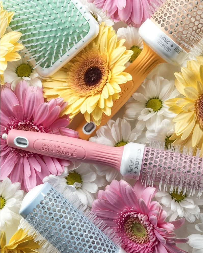 Ceramic + Ion Thermal Hair Styling Brush in Mint Green and White
