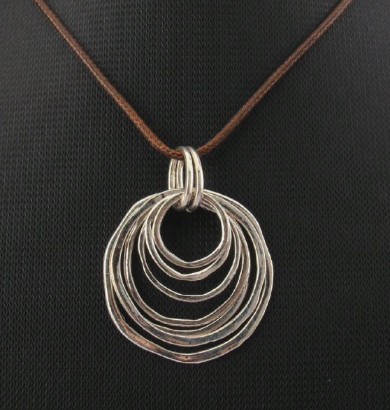 🔘 7-Layered Asymmetrical Circle Pendant Necklace – Bold. Minimal. Fabulous.