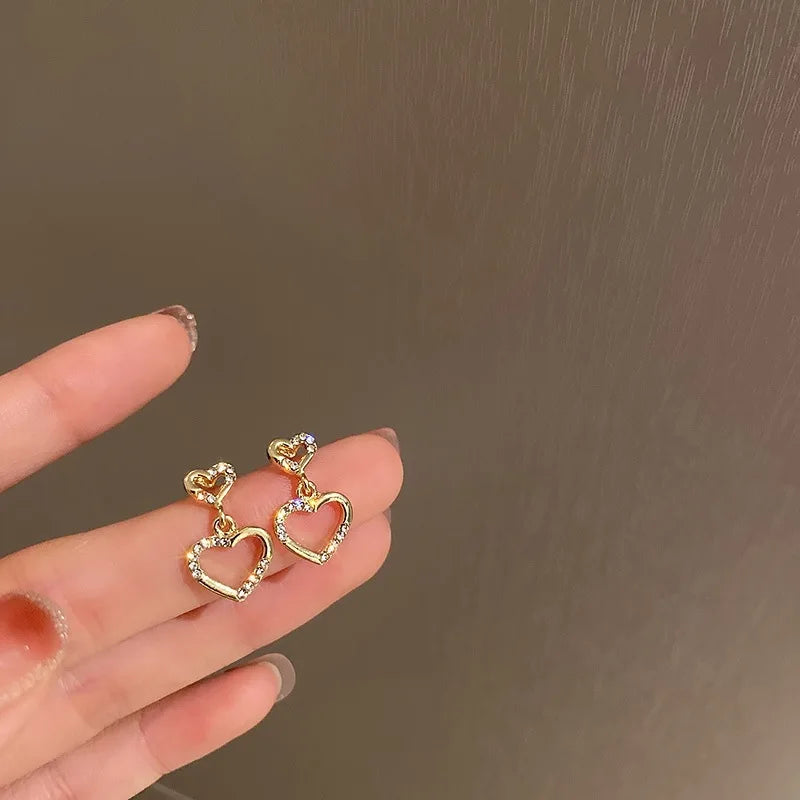 Elegant Double Heart Stud Earrings Women's Korean Style Fashion Jewelry Simple Vintage High-End Feelings Popular Online