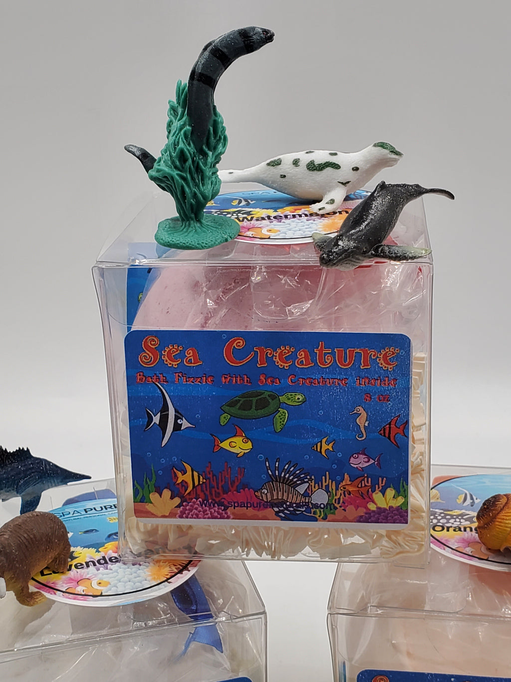 Kids Bath Bomb with SEA CREATURE toy inside - 1 Large 8 oz, colorful, moisturizing bath bombs that will not stain your tub