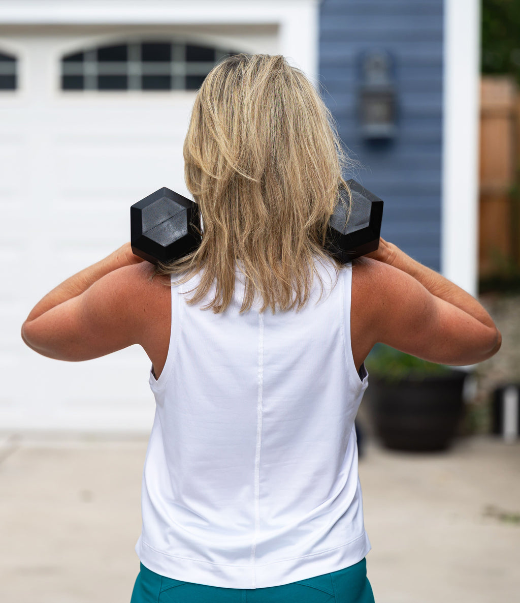 Boxy Crop Tank Top for Athletic Training and Performance - Image 8
