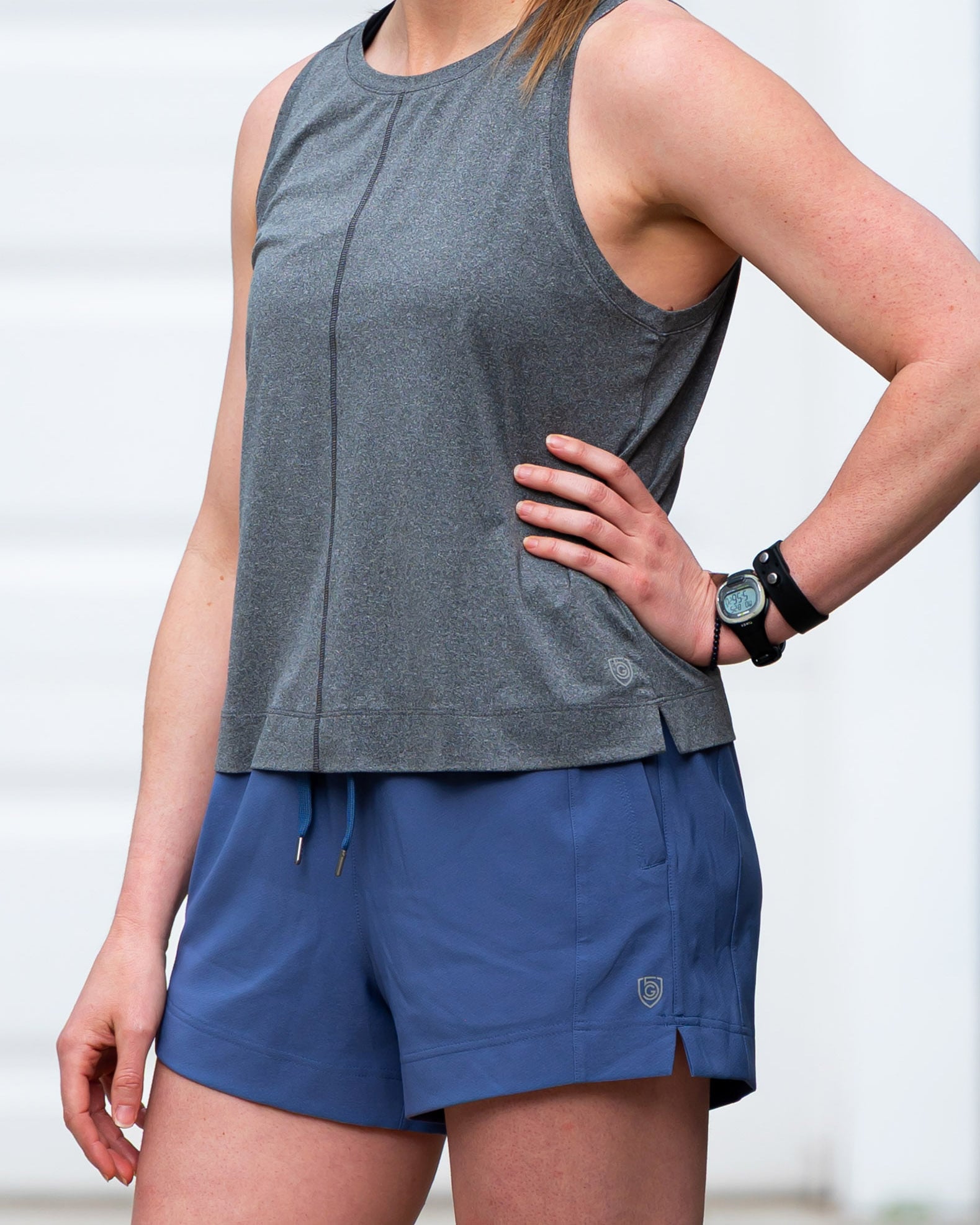 Boxy Crop Tank Top for Athletic Training and Performance - Image 9