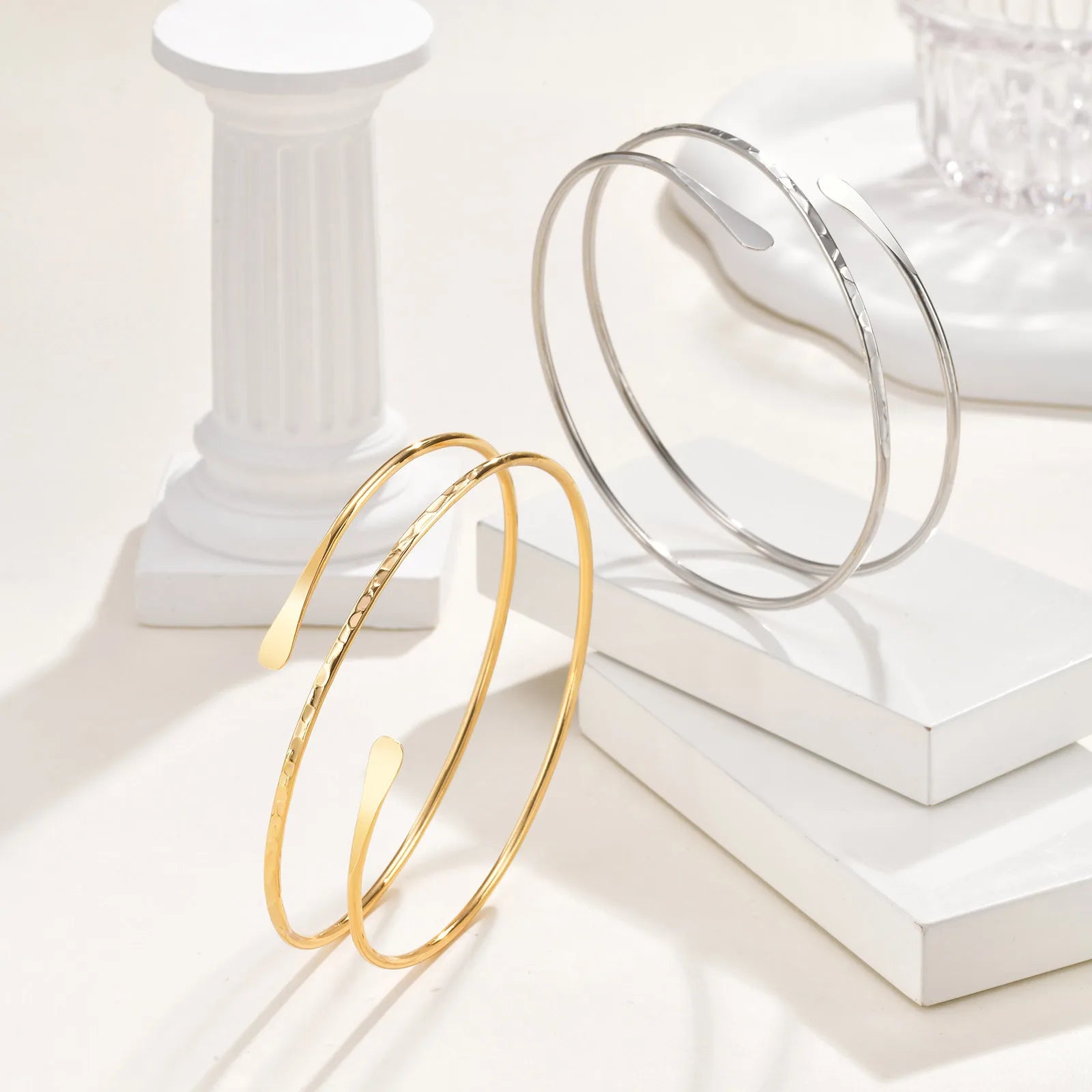 Upper Arm Cuff Bracelet for Women, Minimalist Gold Plated Armband Statement Party Armlets Jewelry
