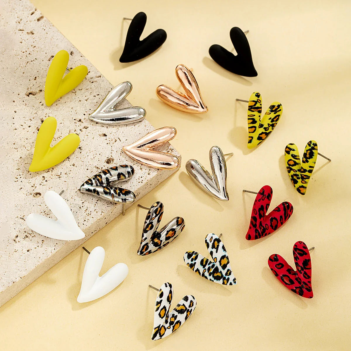 3 pairs of personalized and versatile leopard print heart-shaped women's earrings set, red spray painted earrings