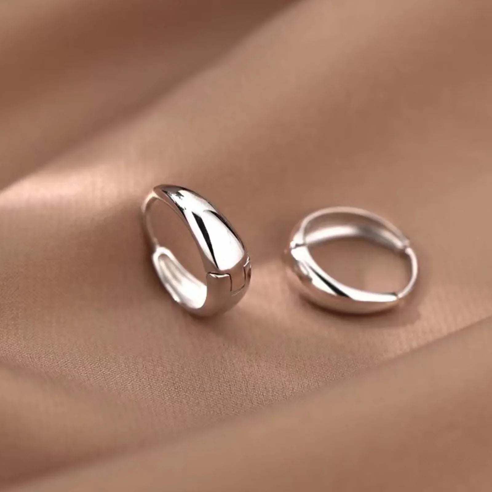 925 sterling silver plain ring earrings, light luxury and high-end earring, elegant and simple earring for women