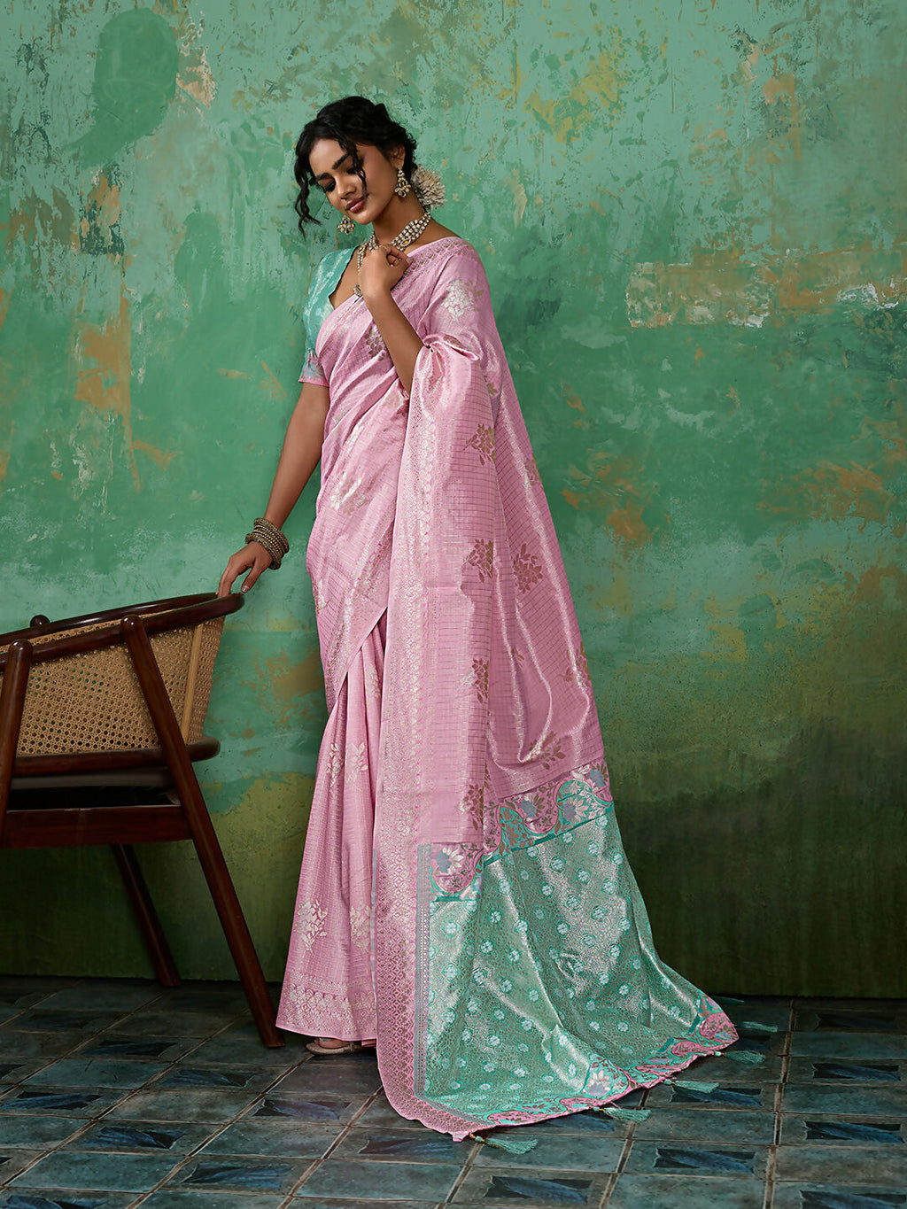 Pink Linen Cotton Saree with Matching Blouse Piece