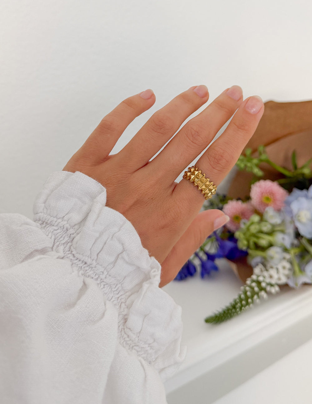 Shield of Faith Wide Band Ring in Gold - Modern Geometric Jewelry