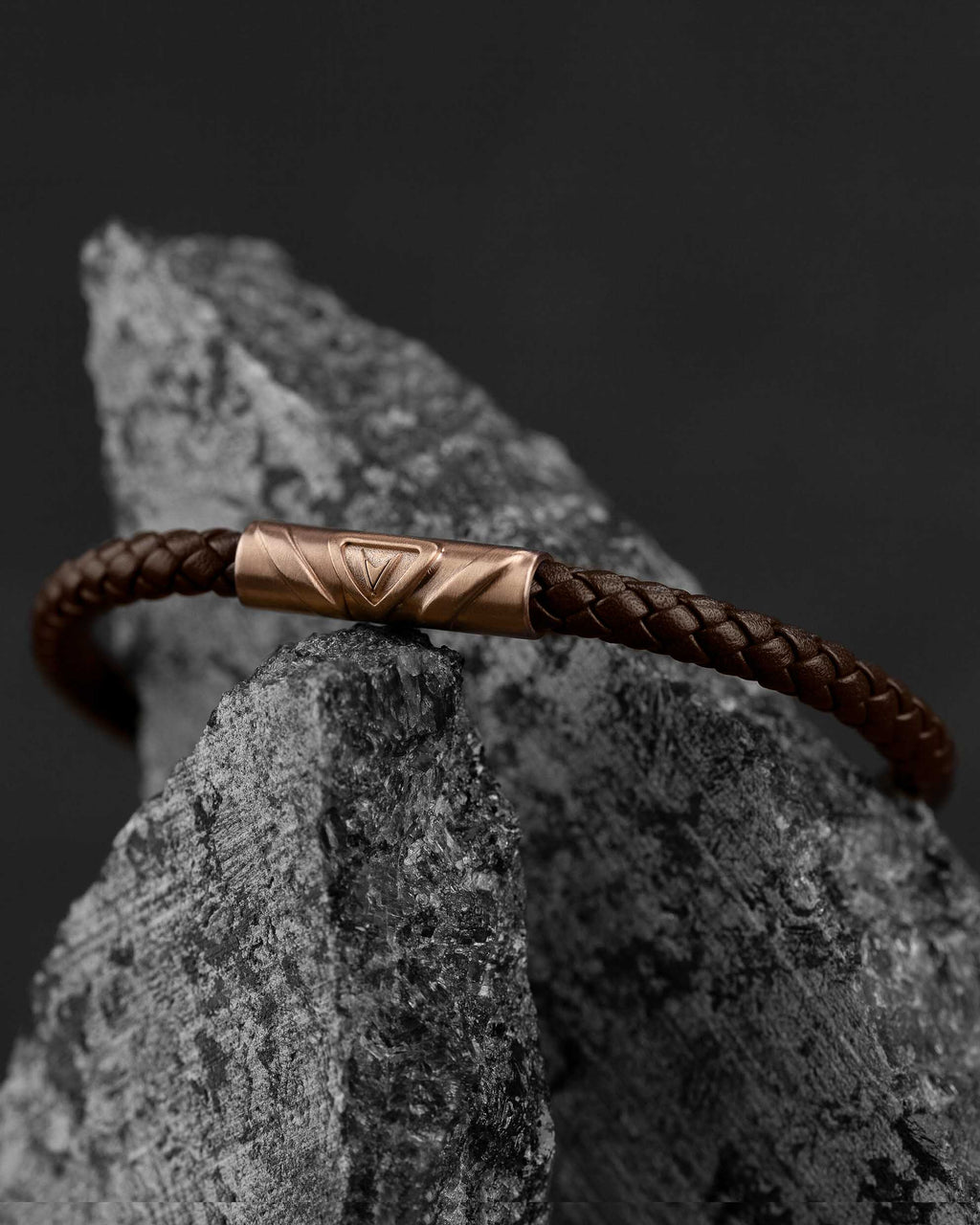 The Delta Single Leather Bracelet in Mocha and Rose Gold
