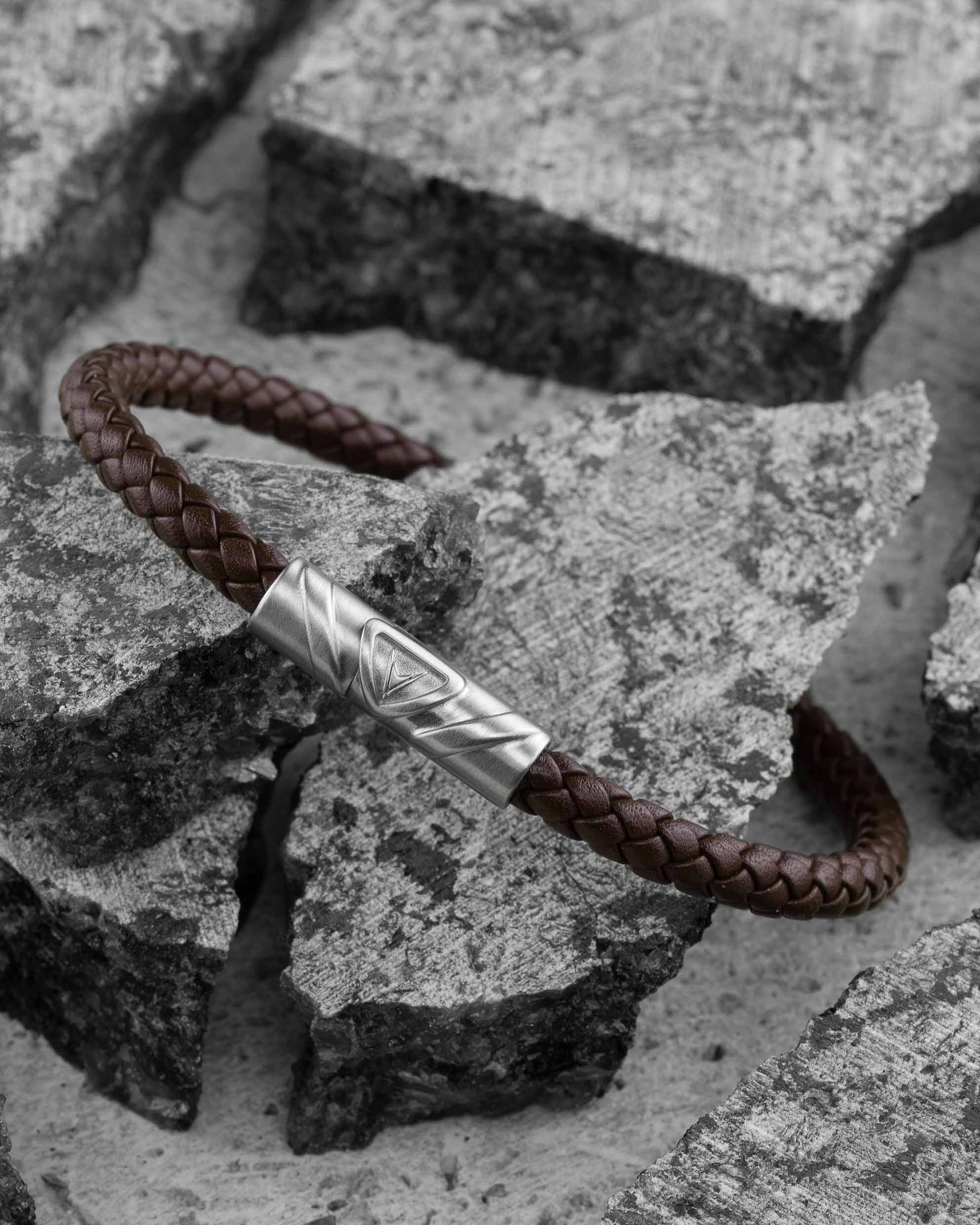The Delta Single Leather Bracelet in Mocha and Silver
