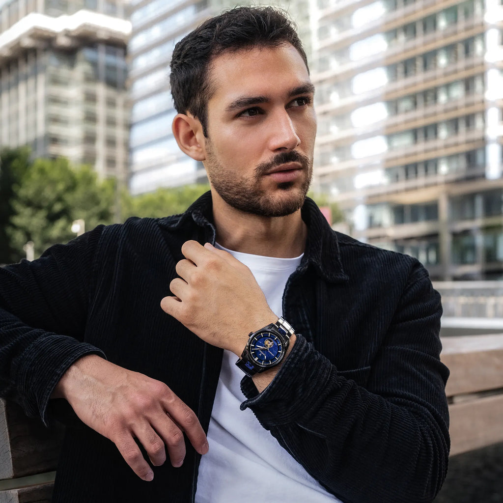 The Quantum Auto Blue Panther Professional Diver Watch