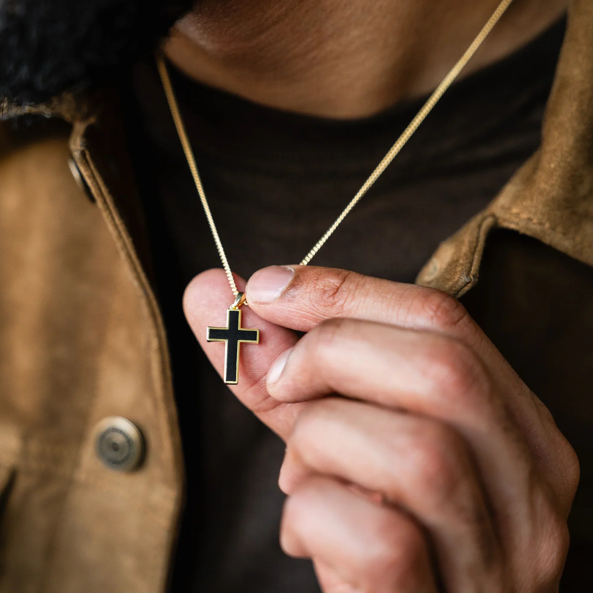 Compass Pendant Necklace with Sapphire Stone and Curb Chain