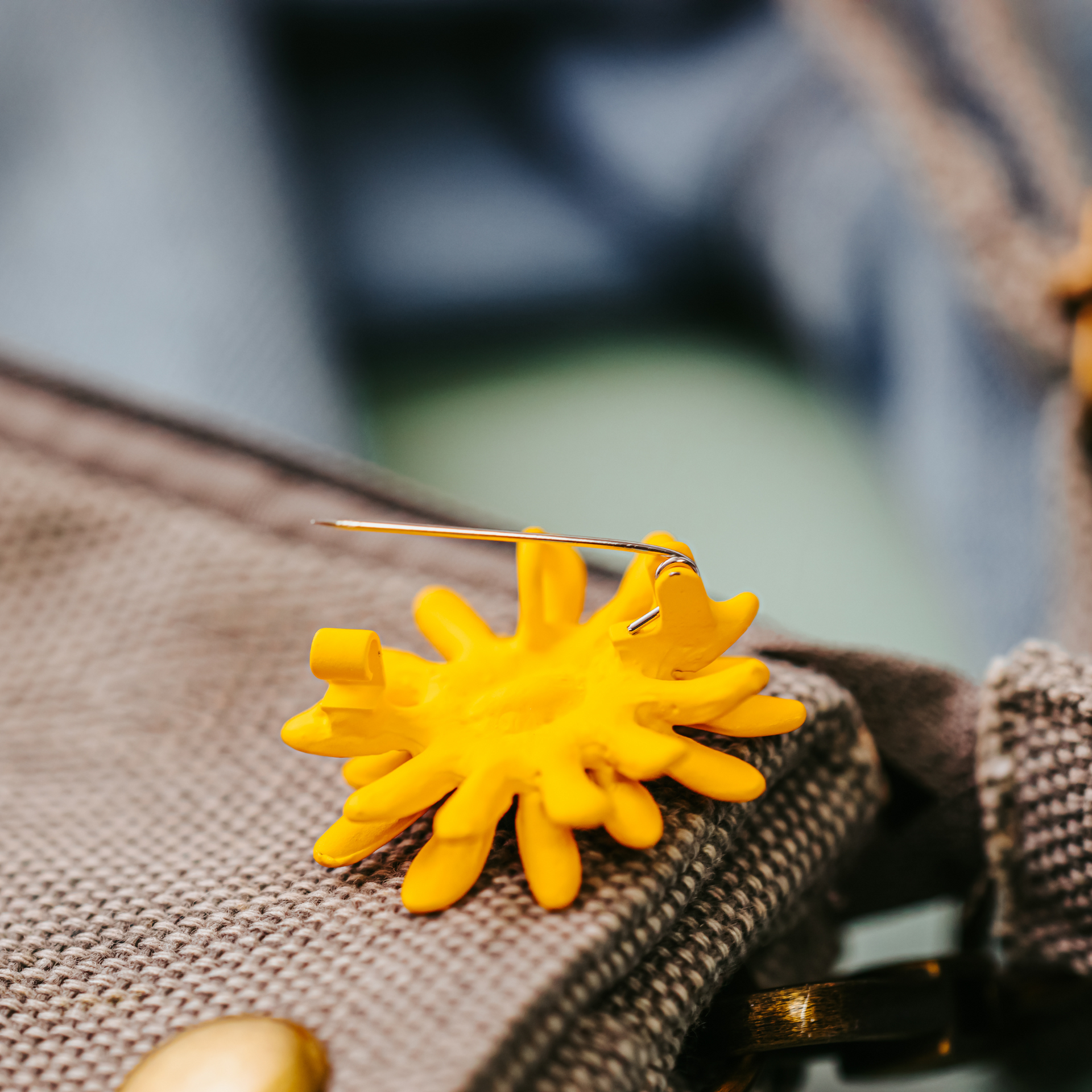 Sunflower Enamel Pin – Realistic Yellow Flower Lapel Pin for Jackets & Gifts