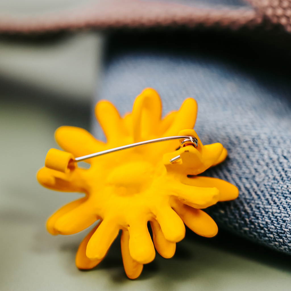 Sunflower Enamel Pin – Realistic Yellow Flower Lapel Pin for Jackets & Gifts