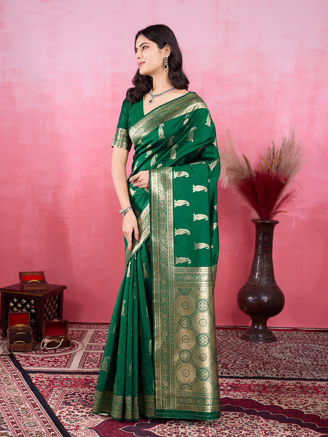 Vedant Vastram Banarasi Silk Fashion Saree - Green