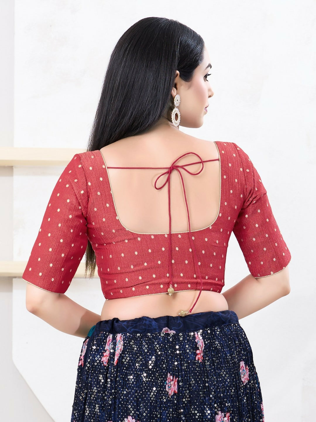 Red Tissue Sleeveless Round Neck Front Open Blouse