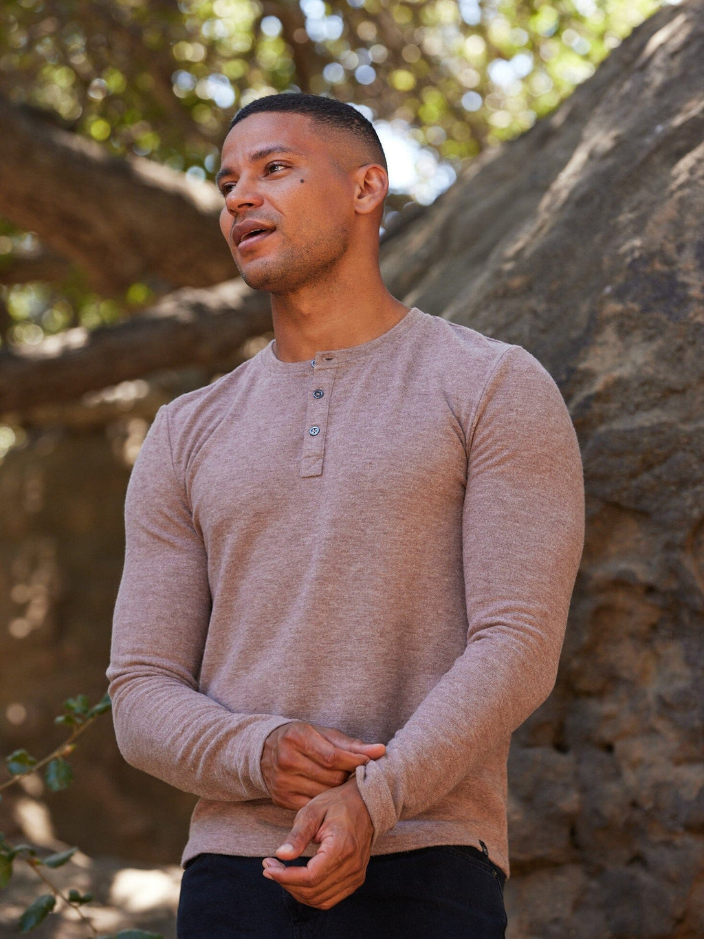 Men's Elias Sweater Knit Long Sleeve Henley in mocha and taupe