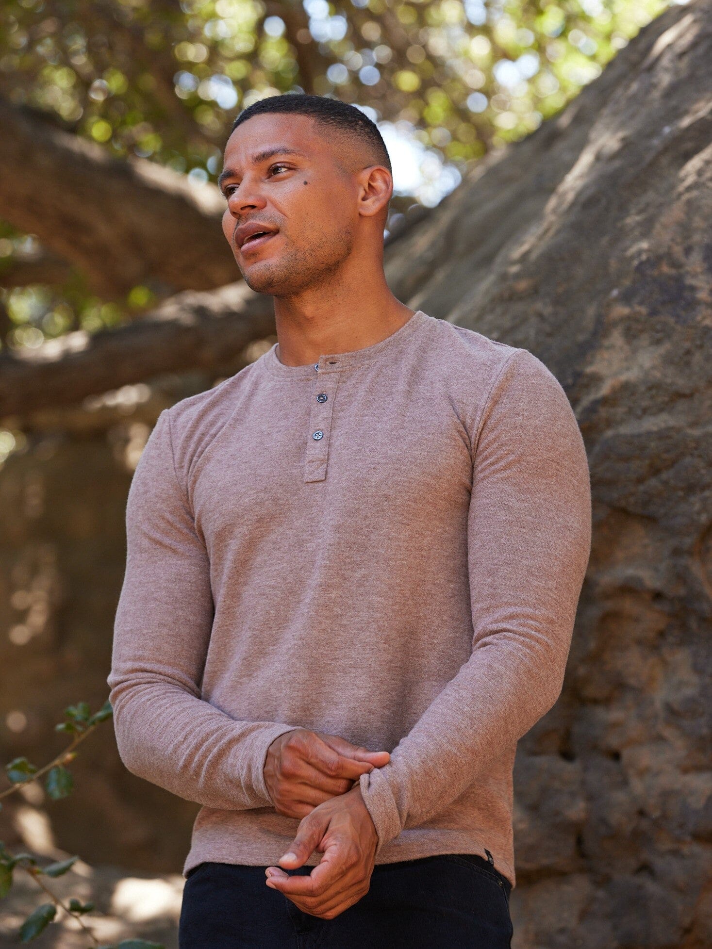 Men's Elias Sweater Knit Long Sleeve Henley in mocha and taupe