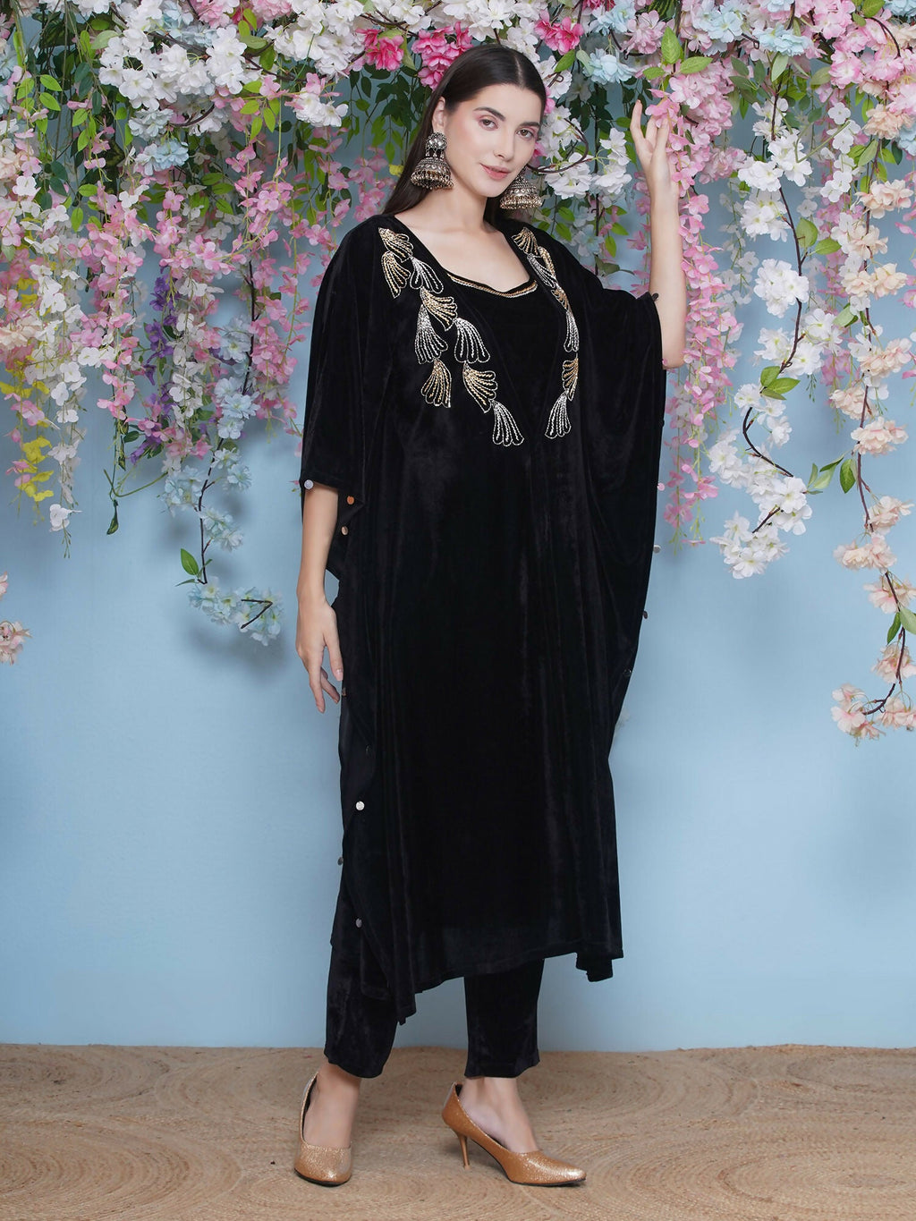 Black Hand Embellished Velvet Kaftan Set with Inner and Pant