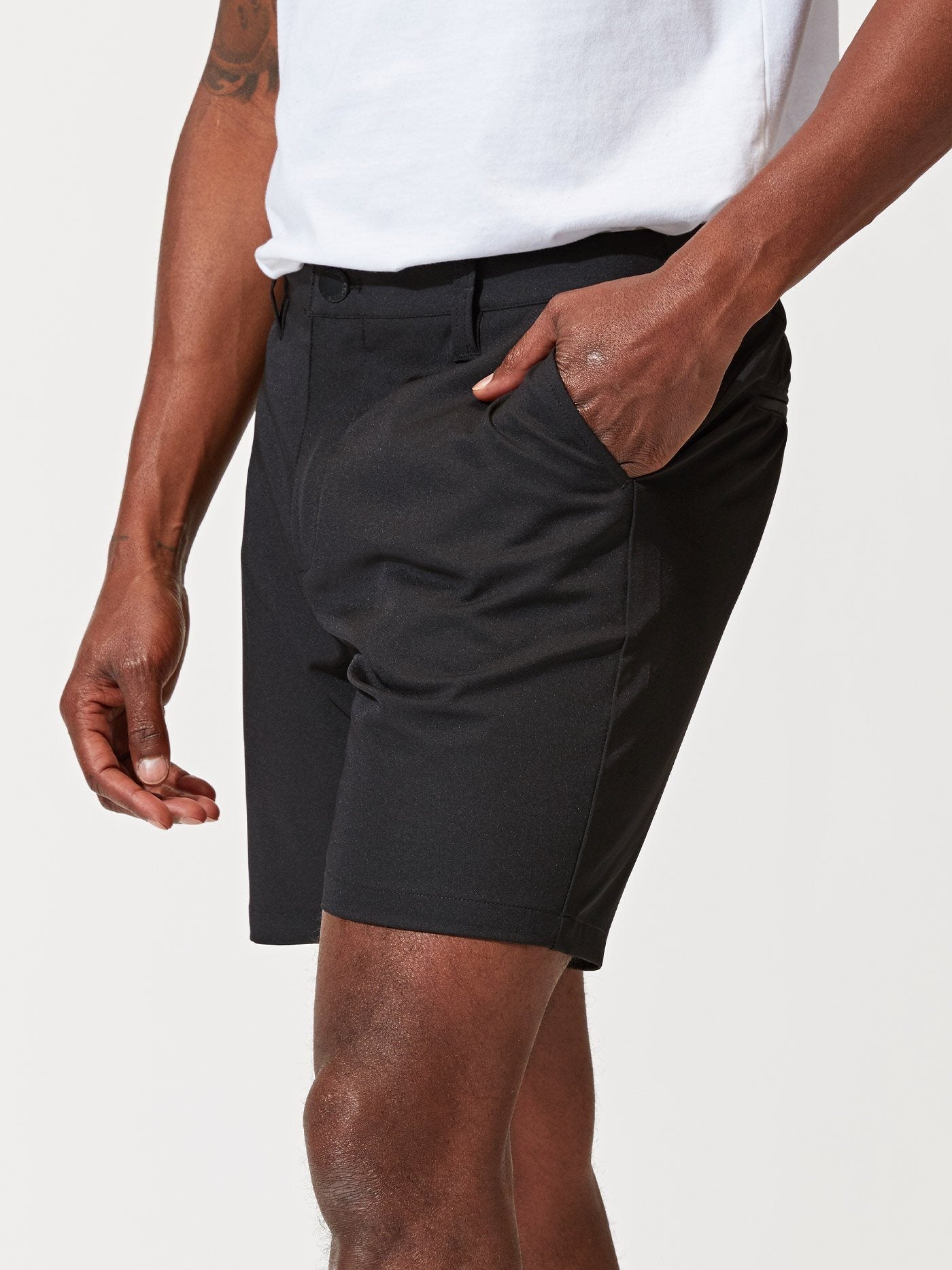 Baylor 7" Chino Shorts in Black
