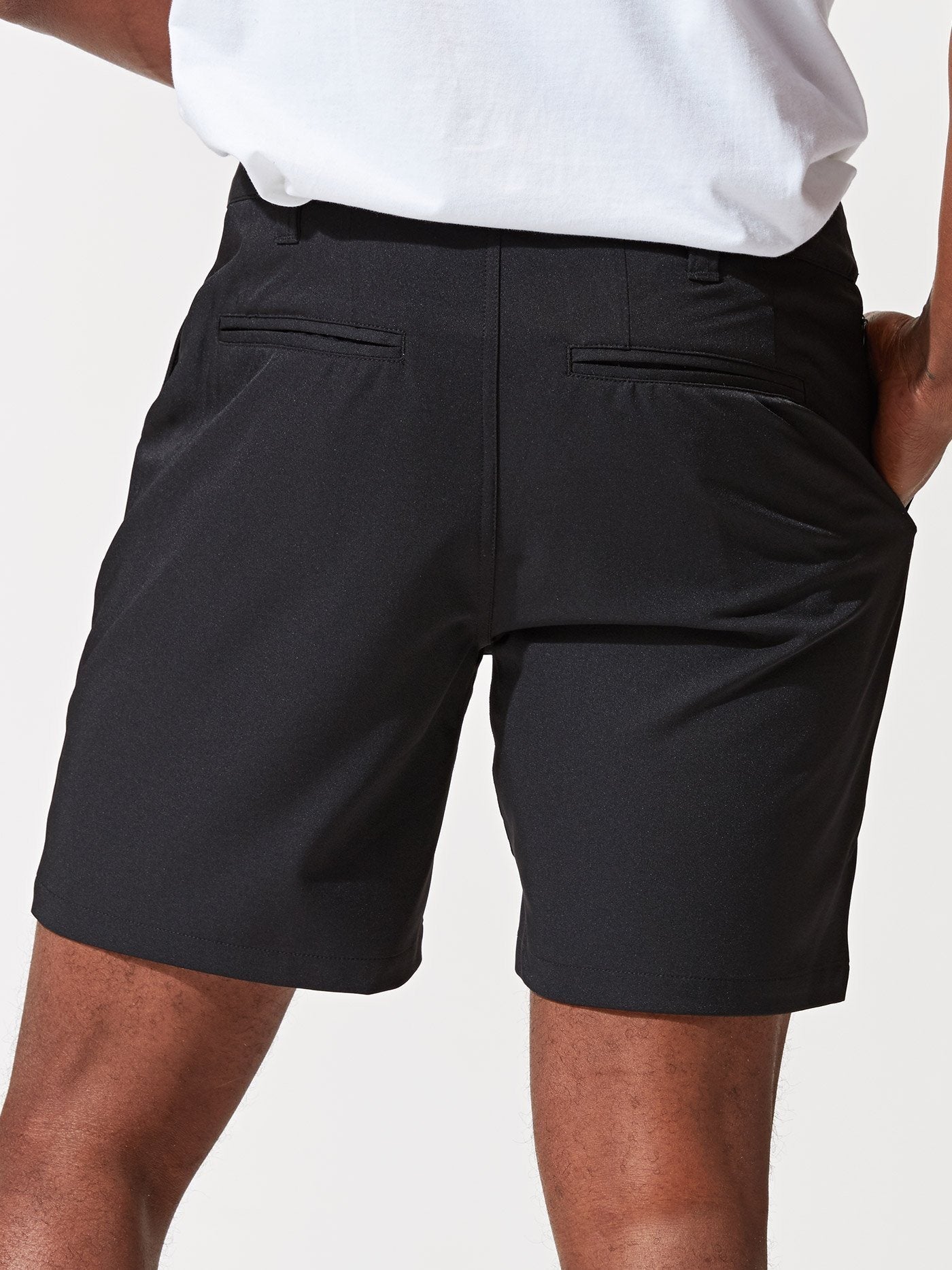 Baylor 7" Chino Shorts in Black