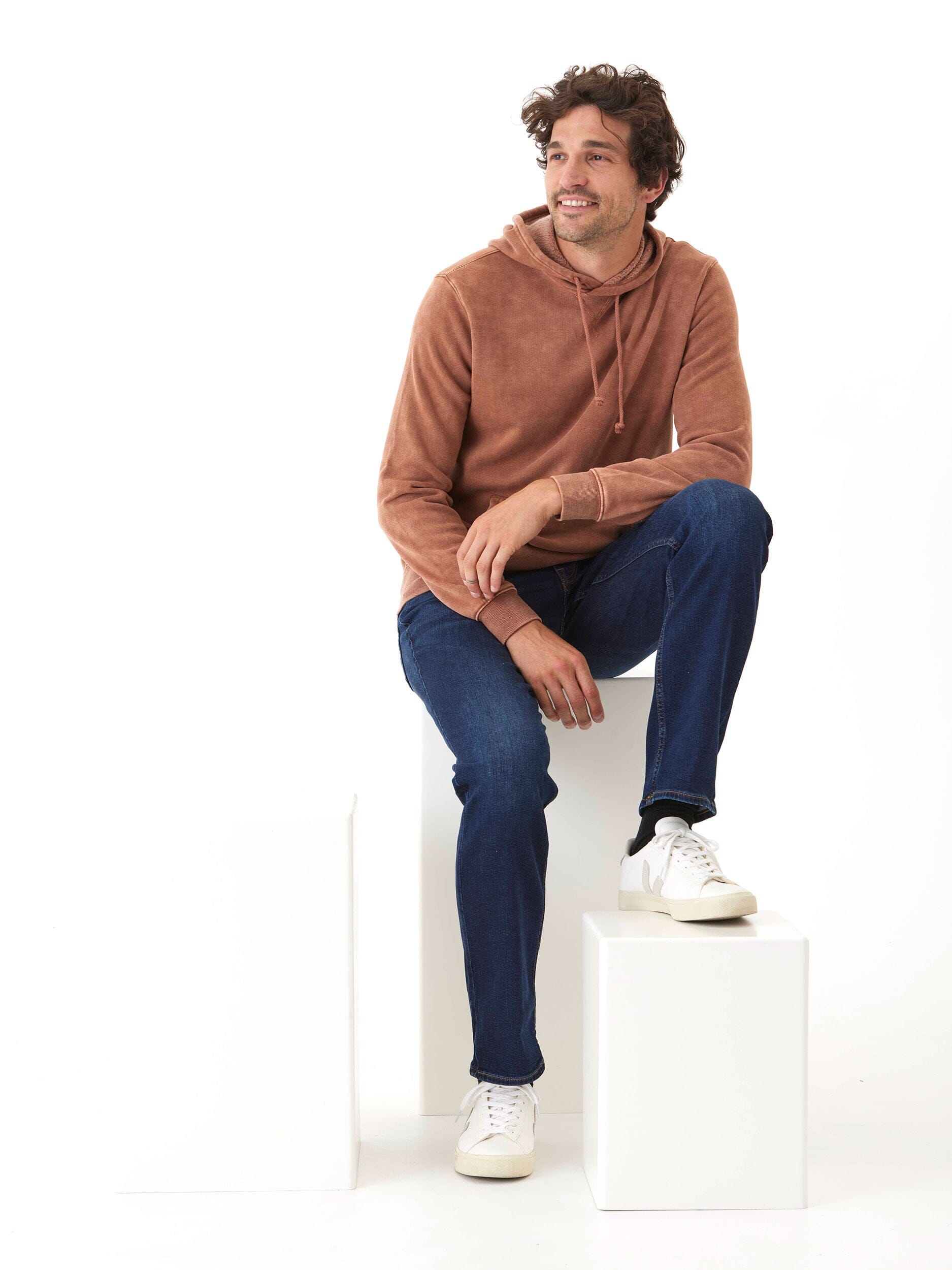 Mineral Wash Pullover Fleece Hoodie for Casual Comfort