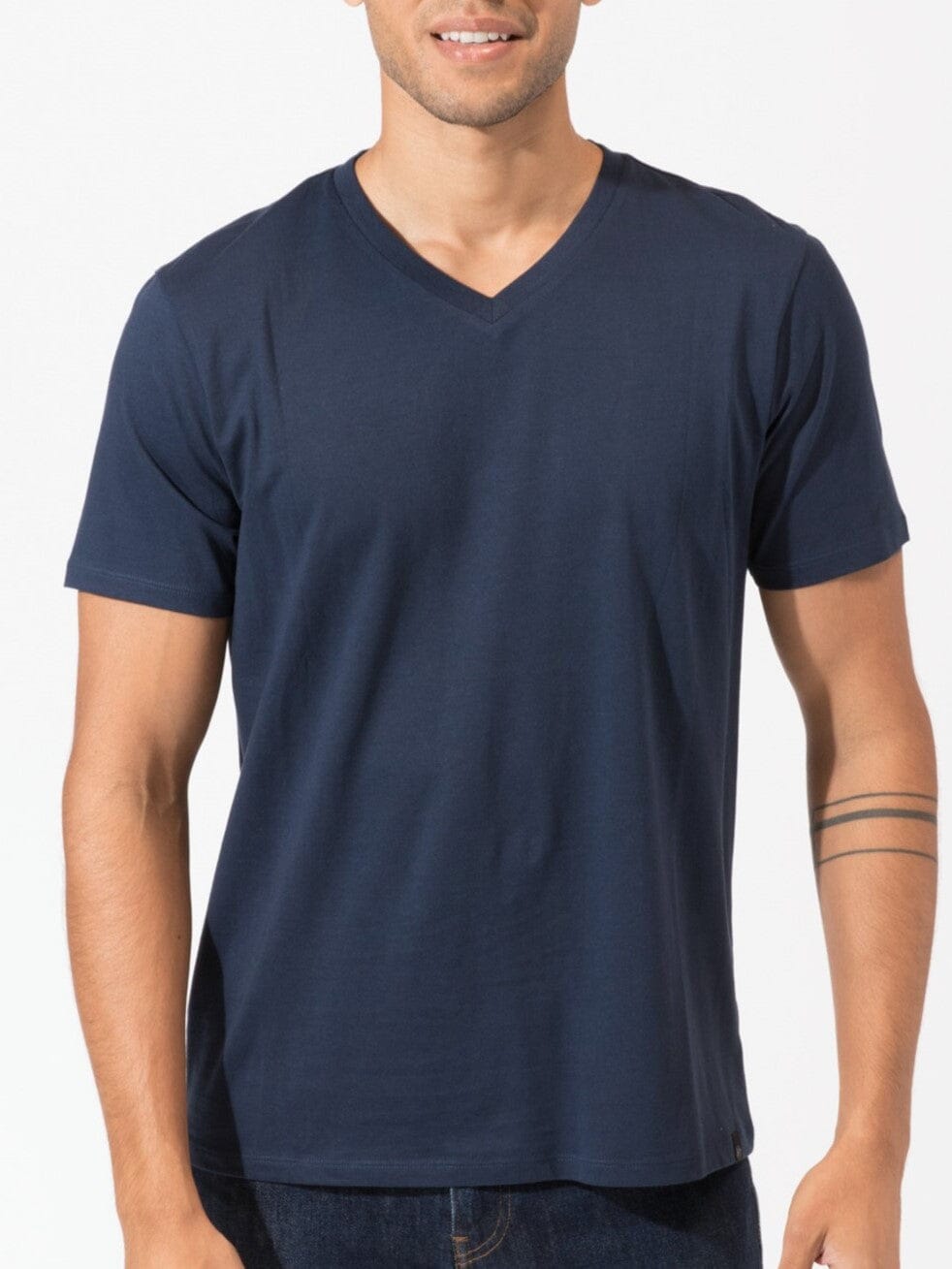 Men's solid navy blue Invincible V-Neck t-shirt in organic cotton