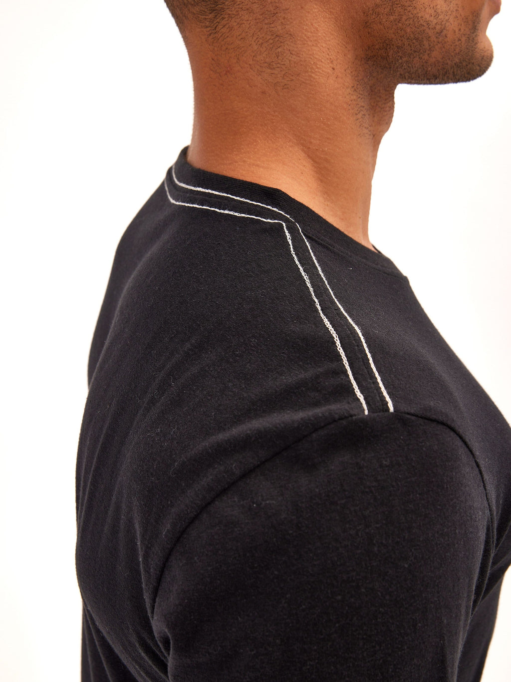 Kye Men's Triblend Long Sleeve Crew Neck Tee in Black and White